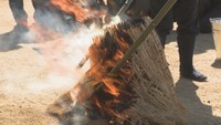 春の訪れを告げる「松のこも焼き」 虫を駆除する伝統的な行事 岡山後楽園
