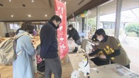 学生が企画・運営 地元の果物や特産品を販売するマルシェ 香川・さぬき市