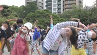 夏休みスタート! 子どもたちが元気よく「ラジオ体操」 香川・栗林公園