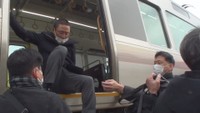 「避難しろ!津波がくるぞ!」列車の乗客を津波から守る訓練 JR西日本