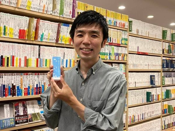 投票率32%をなんとかしたい 選挙啓発へ、オリジナルしおりを書店で配布