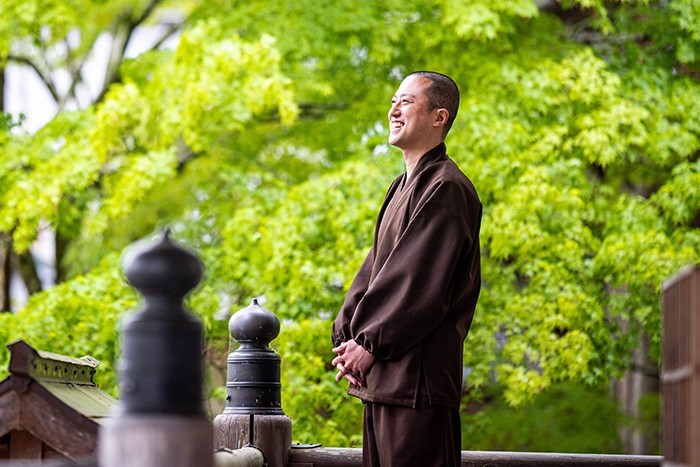 1200年の歴史を持つ寺、境内にシェアハウスと牧場。 「コミュニティを新しい形で取り戻す」52代住職の視点 岡山・真庭市
