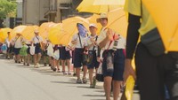 岡山・香川各地で4日午前中から30℃超…雨傘で日よけする小学生も アイスクリーム店にぎわう