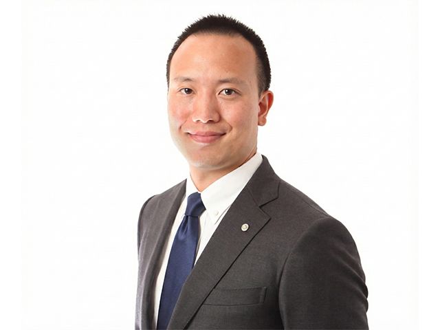 191512 司法書士越智法務事務所3 会議中