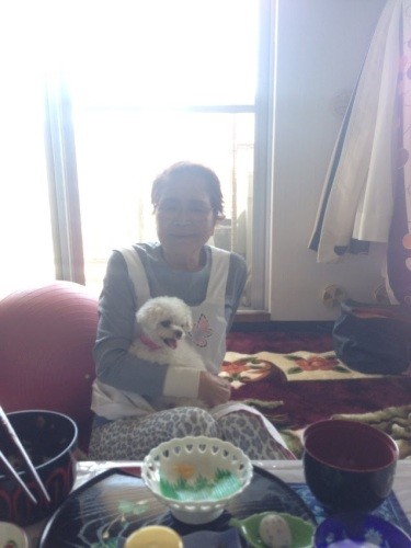 富永さんは今もお母さんに連絡を取り続けている。「うれしいことに、最近、犬と暮らす楽しさを口にしてくださるようになりました」(富永さん提供)
