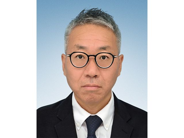 森田顔写真 会議中