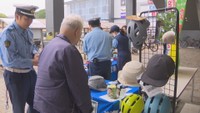努力義務化もヘルメットの着用率は低迷 警察官が自転車販売店で啓発活動 岡山・倉敷警察署