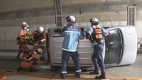 香川・徳島にまたがるトンネルで事故想定の訓練 両県の職員や消防、警察から約110人が参加