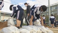 高校生が地元住民と連携して防災訓練 土のう作りなど防災の基本学ぶ 香川・丸亀市