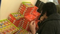 買い物カゴは一杯!お歳暮ギフトなどを値引き販売 天満屋岡山店