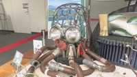 航空機の廃材をアートに! 高松空港で作品展 新屋島水族館のマナティーなど香川ゆかりの作品も