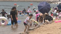 3連休最終日の海水浴場にはたくさんの人が 感染対策でシャワー室は使用禁止に 岡山・玉野市