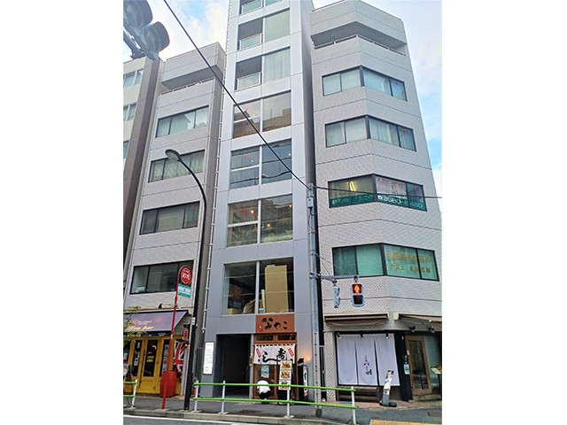 にじいろ税理士事務所 会議中2