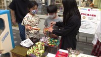 駄菓子を使って商売を学ぶ「だがしの学校」 小学生3人が販売に挑戦 岡山市