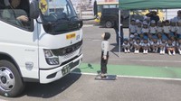 「怖かった」幼稚園児が交通ルール学ぶ 人形使って内輪差など実演 香川