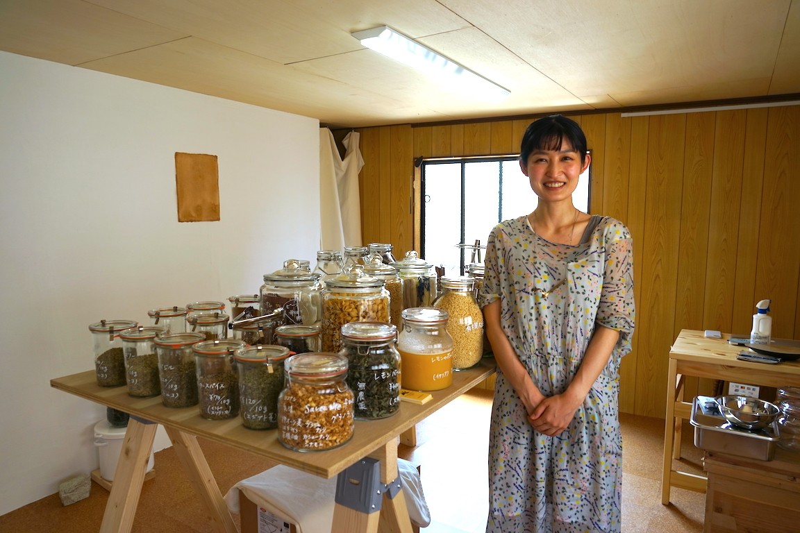 暮らしを変えるきっかけに“量り売り”を 環境問題へのゆるやかな向き合い方をバルクショップ店主に聞く 大阪・福島区