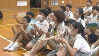 有森裕子さんが小学校で特別授業 カンボジアの子どもたちと児童が制作した絵本を贈呈へ 岡山市