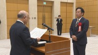 参院選香川選挙区で初当選 国民民主党の原田秀一さん(52)に当選証書