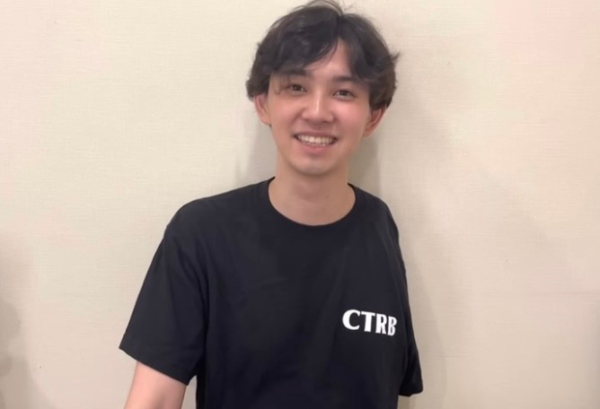 生きるために左腕切断した元芸人 ‟片腕”を武器に今も笑いを発信し続ける理由