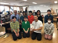 “漆芸家の卵”がうっかりコーヒー粉を大量発注 研究所に120kg届くも…引き取り先見つかる 香川