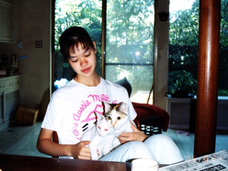 16歳のナマイキと子猫のアトムと仲良しの「おいで」