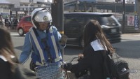 自転車の事故防止へ 岡山県警が一斉に指導・取り締まり ヘルメット着用の呼び掛けも