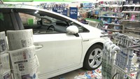 コンビニに車突っ込み客が軽いけが 香川・高松市