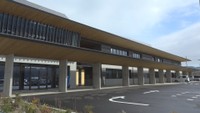 誕生20周年を前に 美作市の新しい庁舎が完成 周辺には災害時にも活用できる公園も整備中 岡山