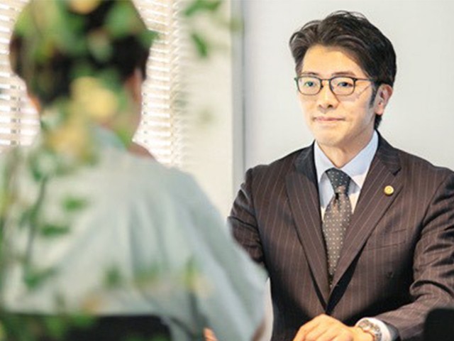190936 弓弦法律事務所3 会議中