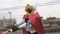 横断歩道での事故をなくせ! 正義のヒーローが啓発イベントに参加 岡山市