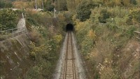 「異音がした」JR高徳線のトンネルで鉄製の板が線路に落下…約5時間、運転見合わせに