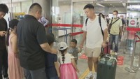 「うどん食べたい」お盆の帰省ラッシュ 高松空港は家族連れらで混雑 香川