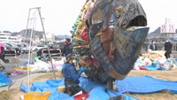 瀬戸芸に合わせて3年ぶりにお色直し 「宇野のチヌ」の修復作業始まる 岡山・玉野市