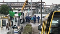 倉敷市で大型トレーラーが電柱に衝突 電柱が倒れて周辺で停電発生 岡山