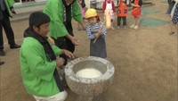 「よいしょ!よいしょ!」保育園児たちが餅つきを体験 香川・綾川町