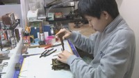 【特集】「博士ちゃん」でも紹介 大人顔負けの技術で時計を修理する中学生 95歳の「友人」も応援 岡山・倉敷市