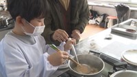 小学生があんもち雑煮づくりに挑戦! 食べることの大切さ学ぶ 香川