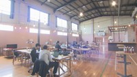 東京のIT企業が小学校跡に新しい事務所を開設 高度外国人材7人を雇用 香川・さぬき市
