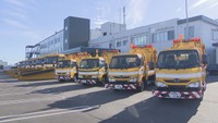 冬の高速道路の安全確保へ 雪や凍結対策の車両の出発式 香川・善通寺市