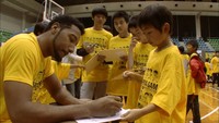 香川・小豆島初のプロバスケ公式戦 観客席が「黄色」で染まった!