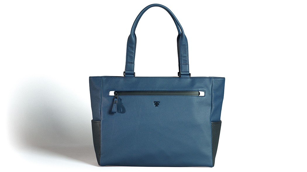 1050_main 220212_AERA-STYLE-MAGAZINE_bag3985_F01_kage