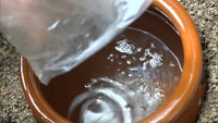 水がめで稲作の出来を占う伝統行事「よはかり」 今年の結果は「病気が少し気になる…」 岡山・新見市