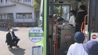 小学生が路線バスの乗り方を学ぶ 実証実験中の低速電動車も登場 香川・東かがわ市