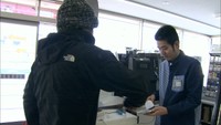 カラーボールは犯人近くの地面を狙え!コンビニでの犯罪多発を受け訓練 岡山市