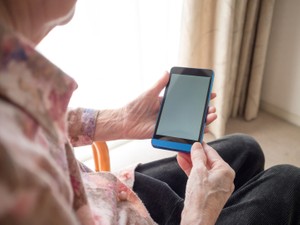 デジタル遺品を扱う悪徳業者を見抜く 三つのポイントを解説