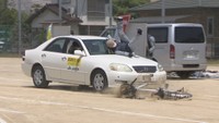 「危ないっ!」スタントマンが自転車の事故を再現 中学生に注意呼び掛け 岡山・玉野市
