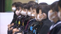 〈新型コロナ〉「決められたことは仕方ない」13日から臨時休校も…高松市の全公立小学校で入学式