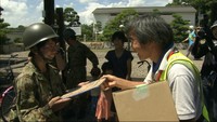 豪雨被災地を支援 活動終えた自衛隊員を被災者が見送り 倉敷市真備町