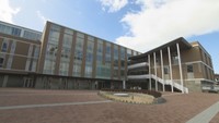 就実短期大学が2025年度から学生募集を停止へ 近年は急速に志願者減少し定員割れ続く 岡山市