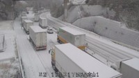 25kmの渋滞発生など 岡山県北部で大雪 交通機関に影響